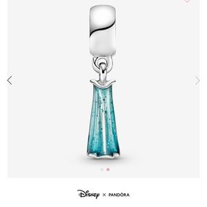 Elsa Pandora Charm ❄️ ⛄️